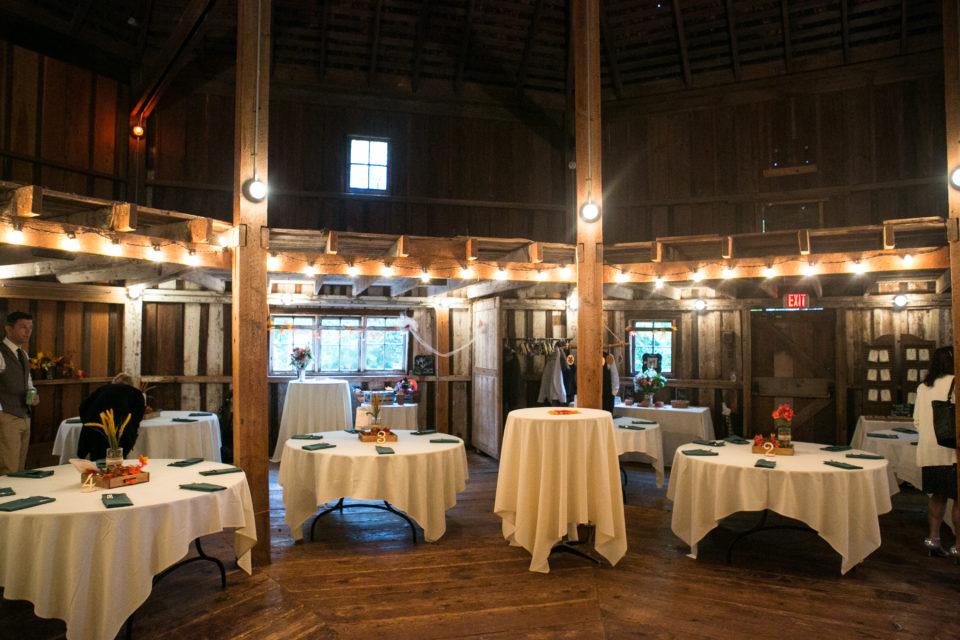 Viv& H's wedding venue at the octagonal barn, Mcmenamins Cornelius Pass Roadhouse